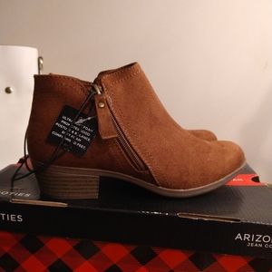 New Arizona jeans Co booties